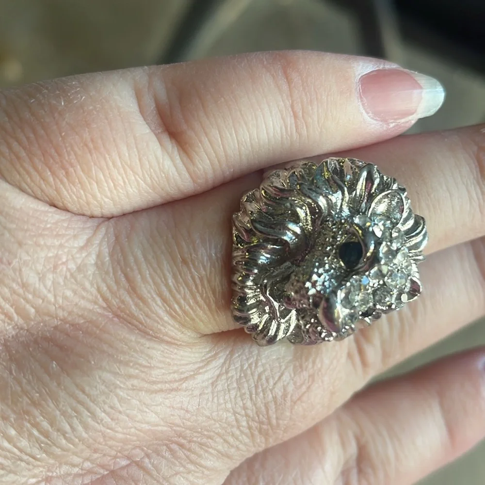 - Lion ring for Leo’s a zodiac sign in silver color